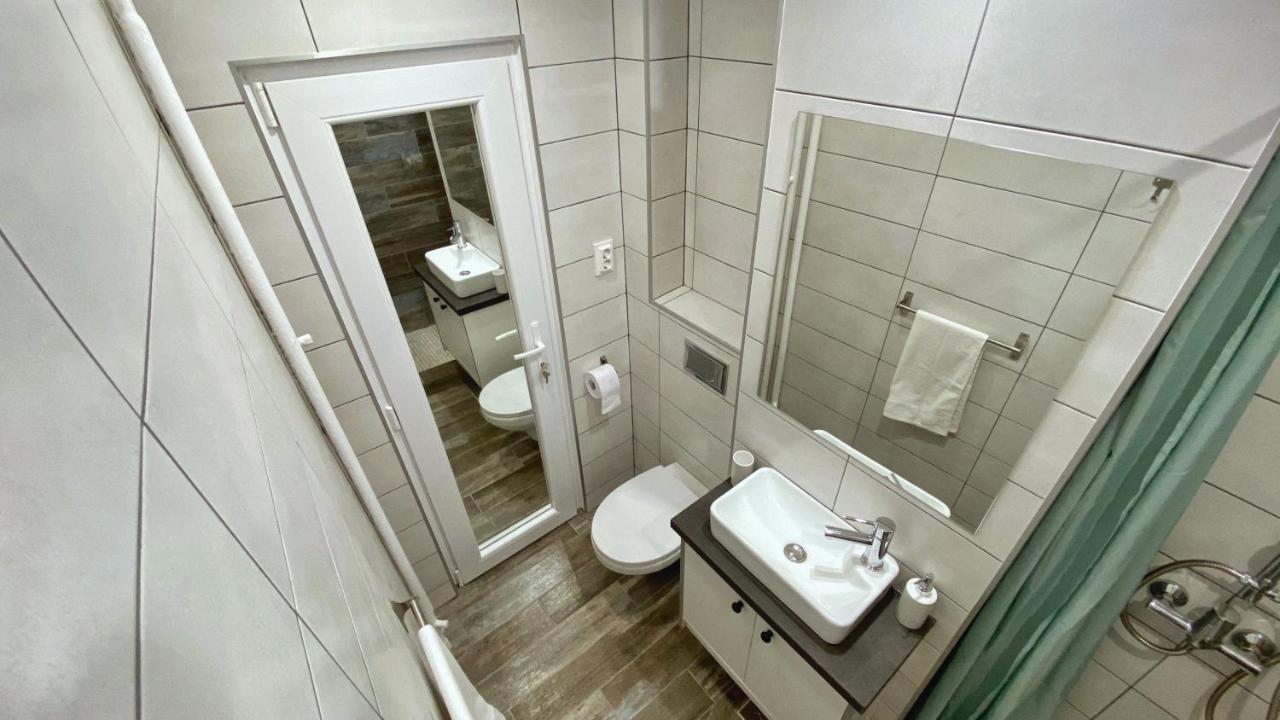 Highland Home - Cozy Apartments Near City Center オラデア エクステリア 写真