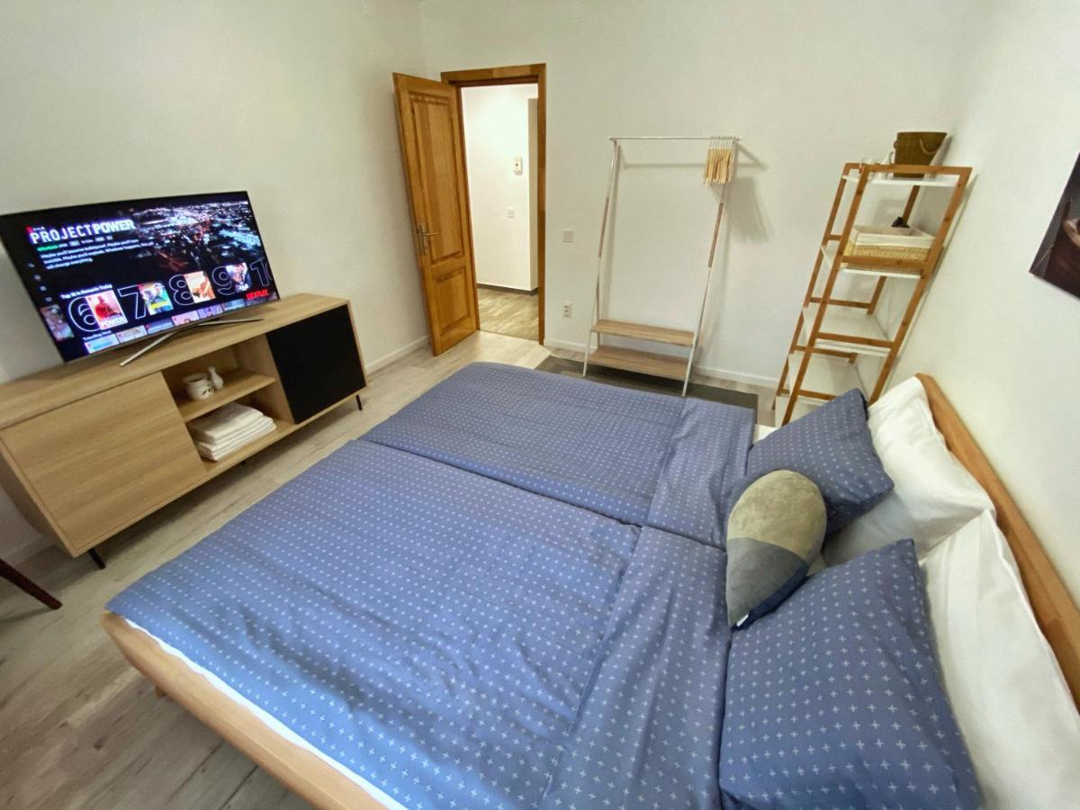 Highland Home - Cozy Apartments Near City Center オラデア エクステリア 写真