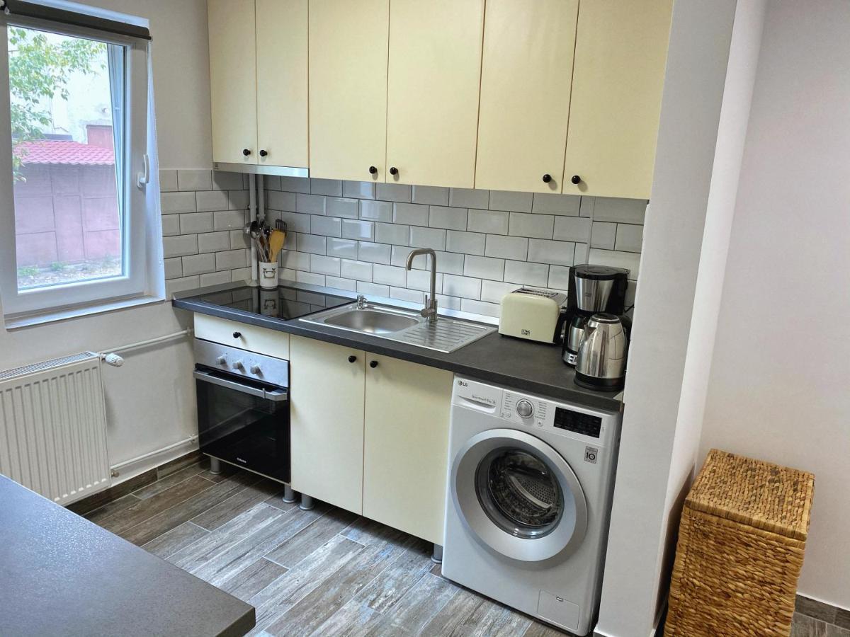 Highland Home - Cozy Apartments Near City Center オラデア エクステリア 写真