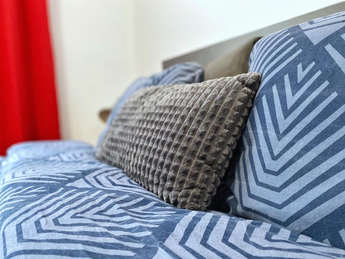 Highland Home - Cozy Apartments Near City Center オラデア エクステリア 写真